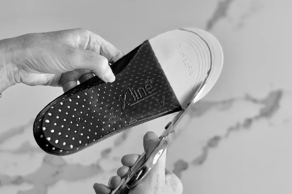 how to put insoles in shoes